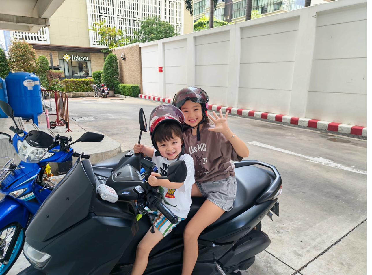 Chris and Sadie on motorcycle